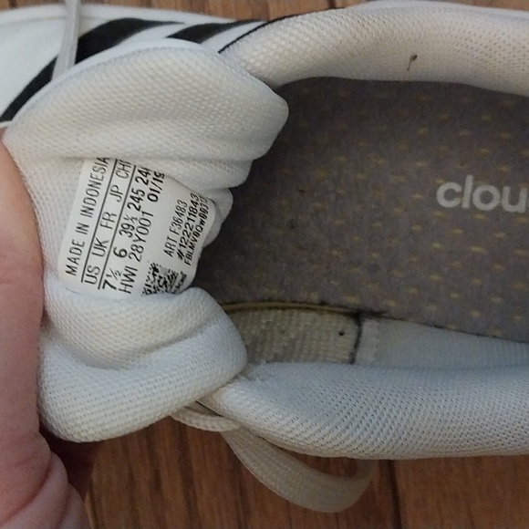 Ladies Adidas sneakers - Picture 4 of 4